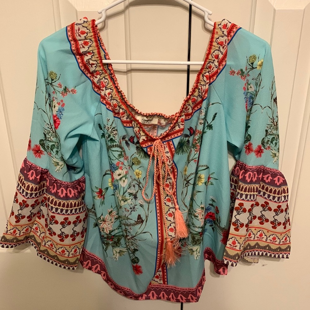 Off-the-shoulder top